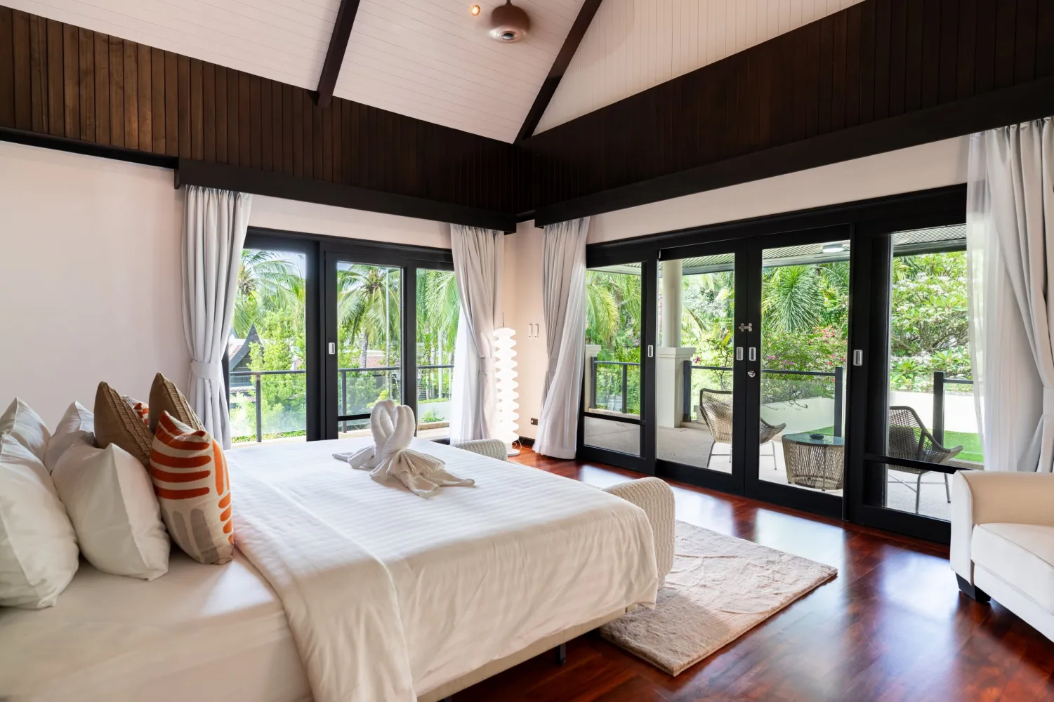 Property image - full photo 18