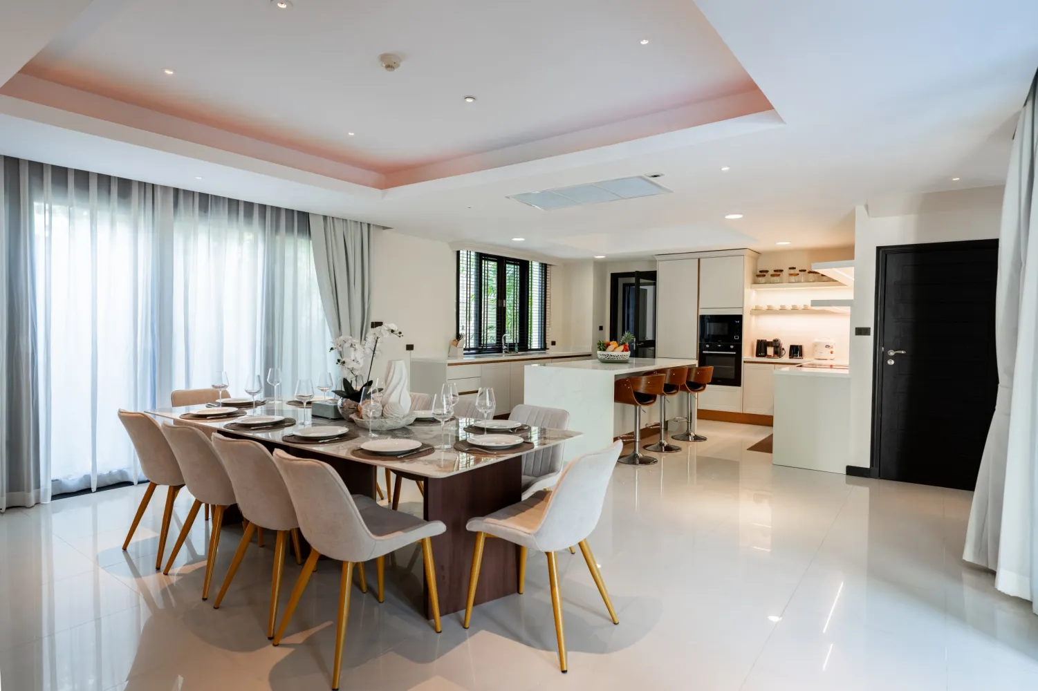 Property image - full photo 3