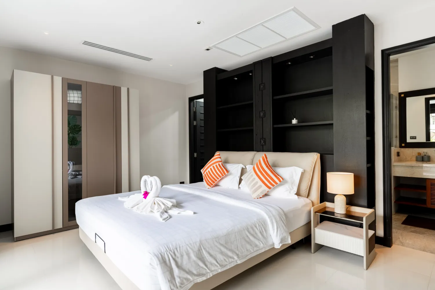 Property image - full photo 25