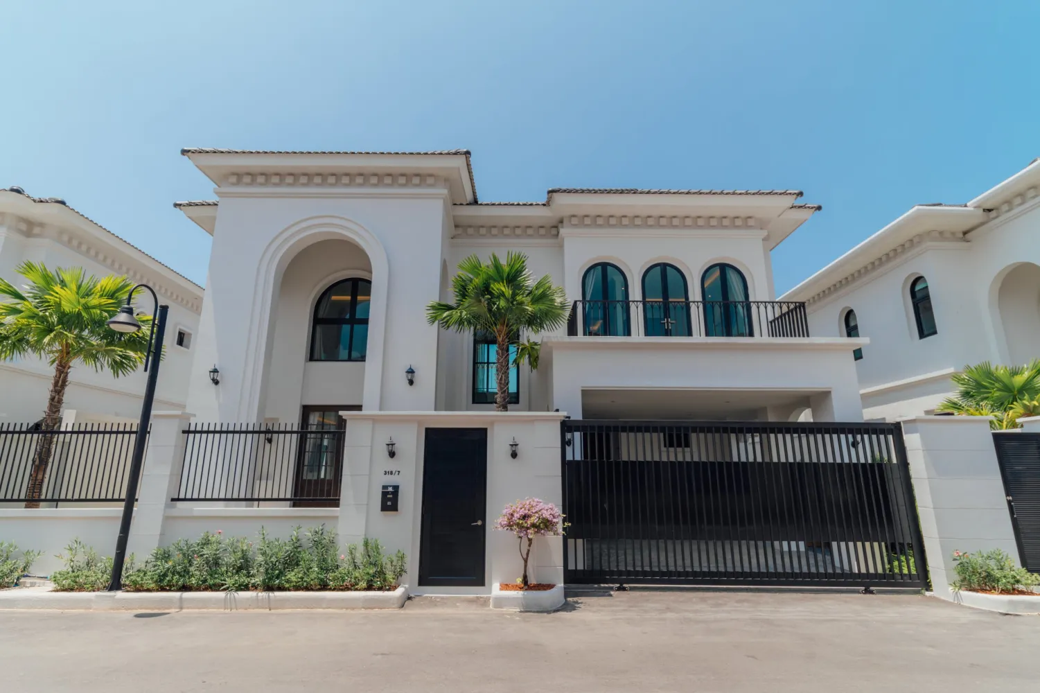 Property image - full photo 2