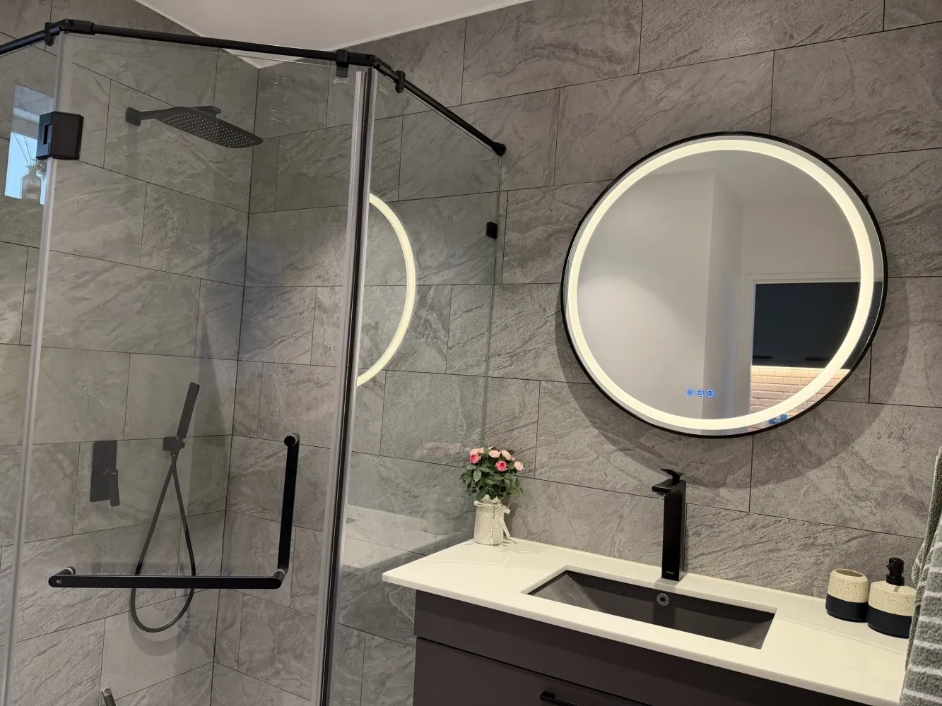 Property image - full photo 10
