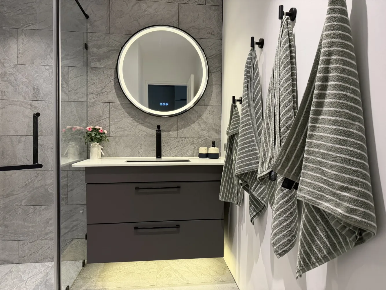 Property image - full photo 12