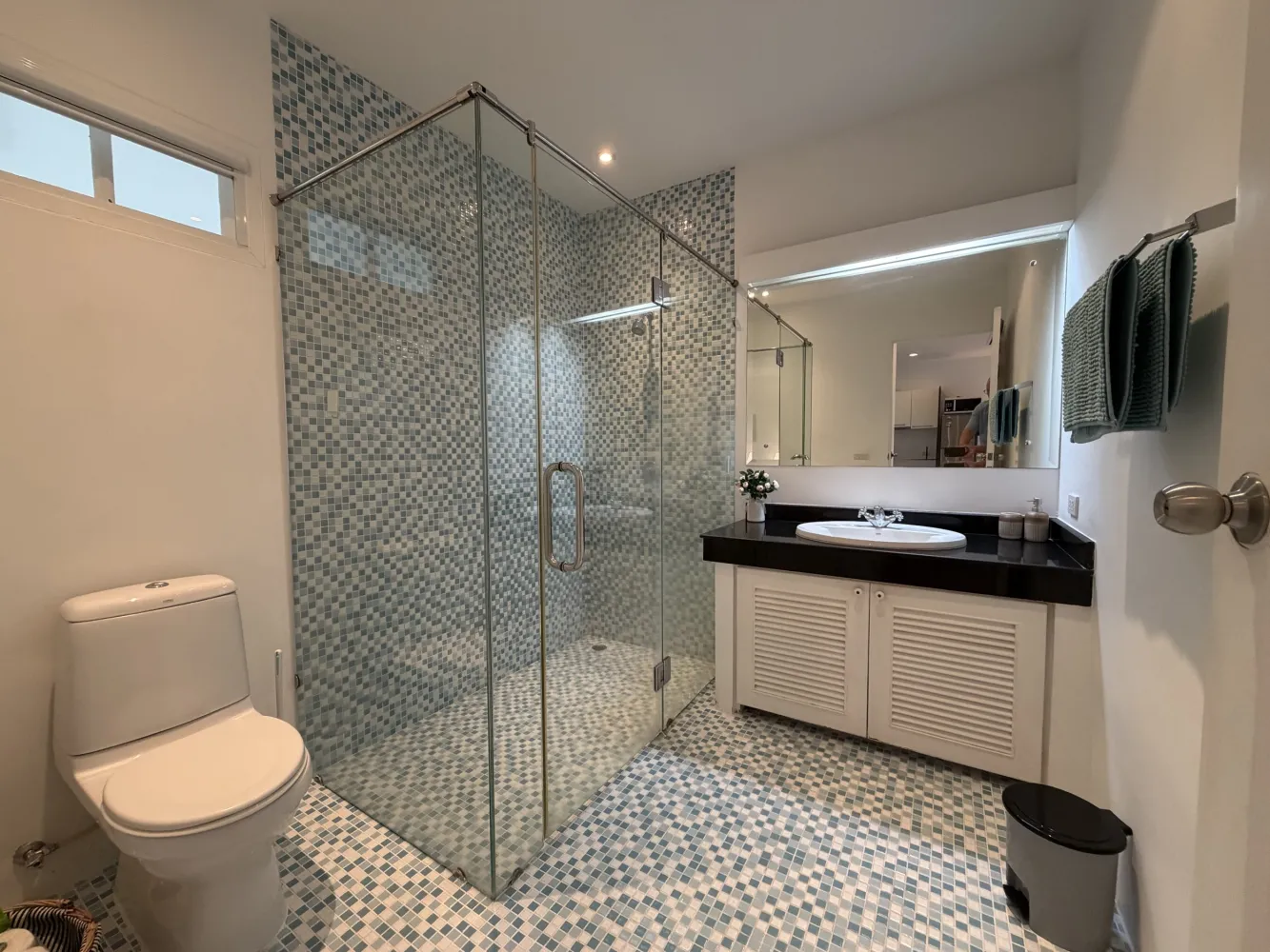 Property image - full photo 9