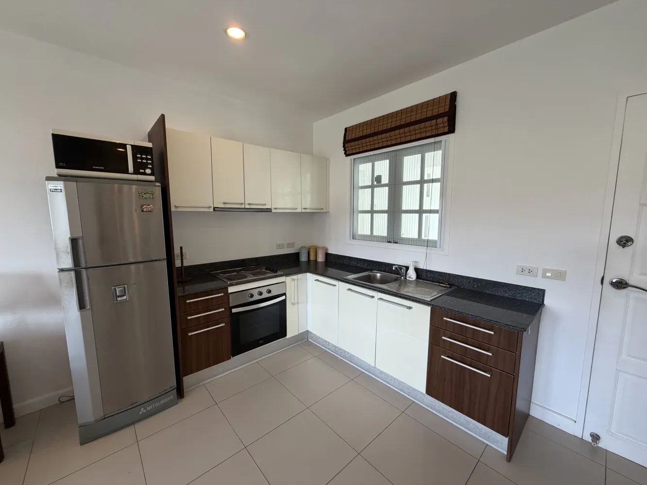 Property image - full photo 6