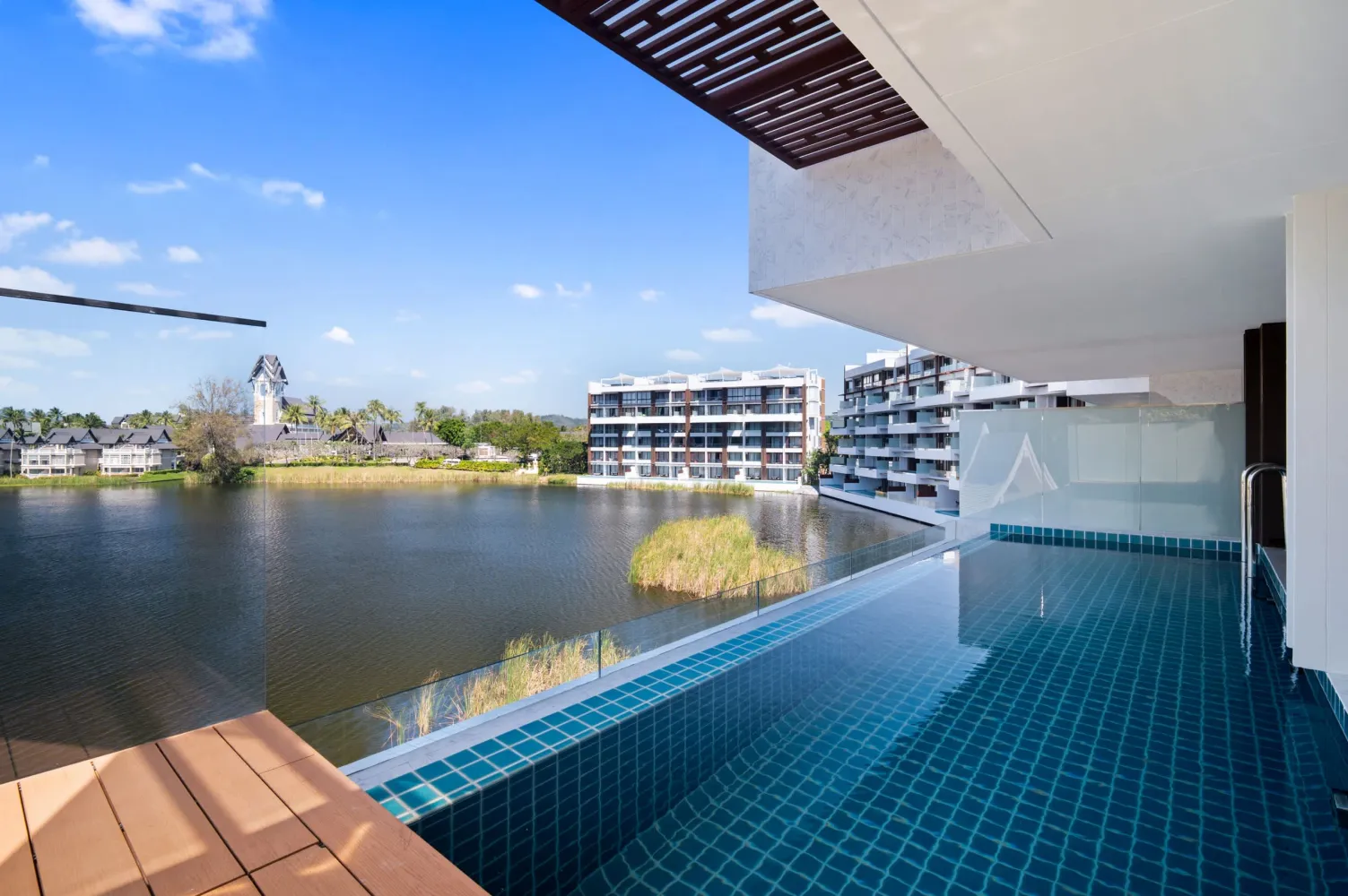 Property image - full photo 15