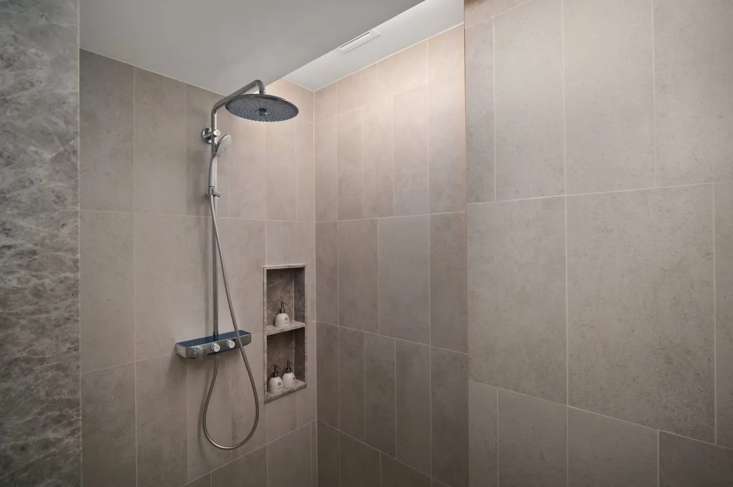 Property image - full photo 26