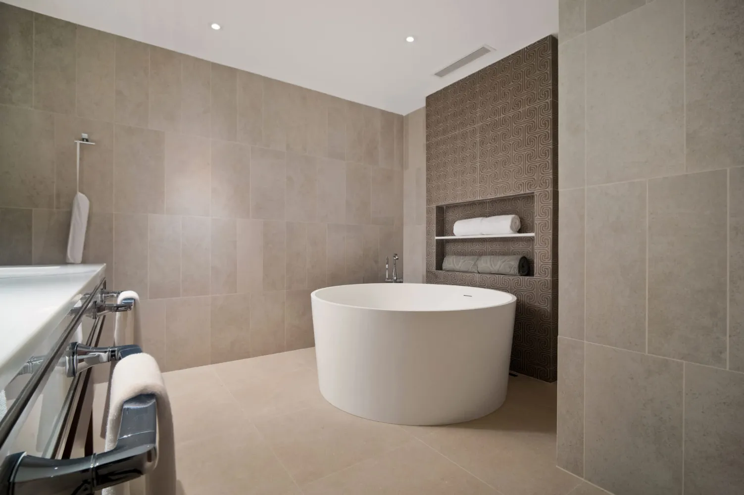 Property image - full photo 29