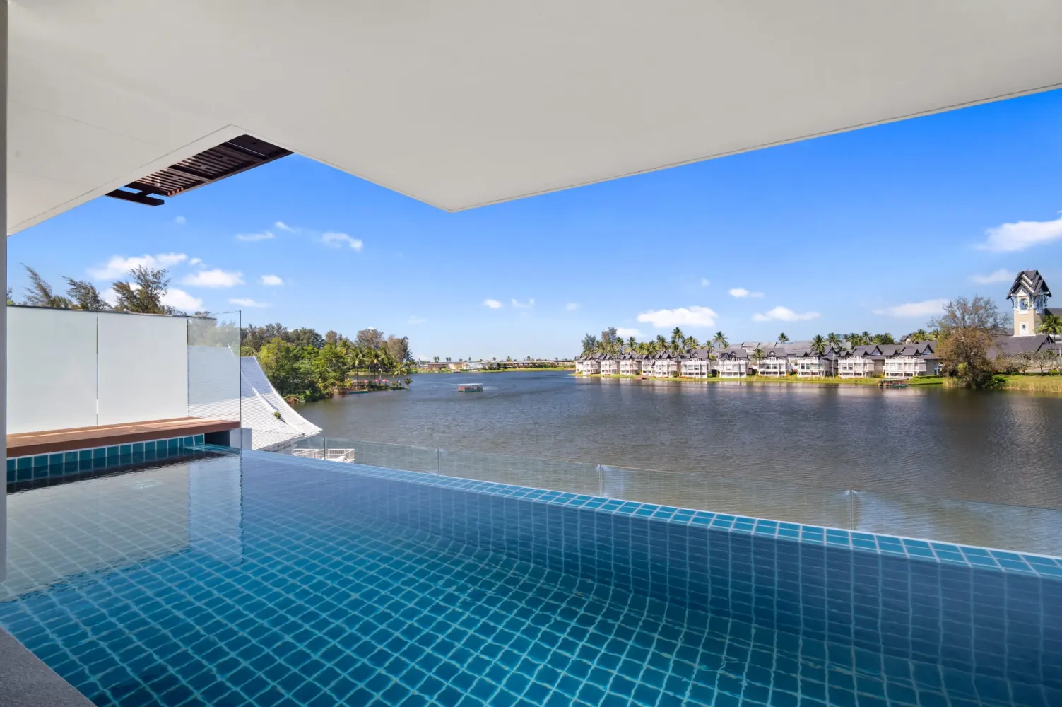 Property image - full photo 1