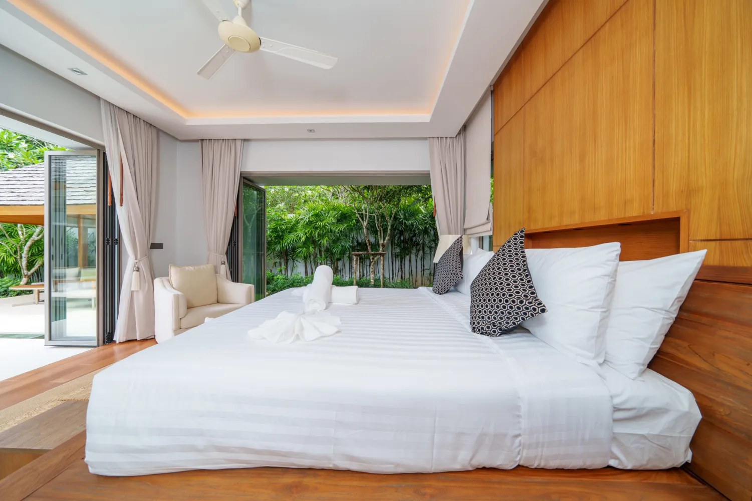 Property image - full photo 37