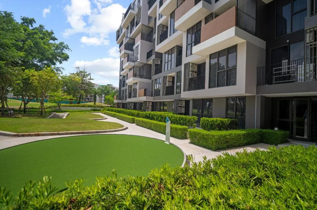 Property image - full photo 2