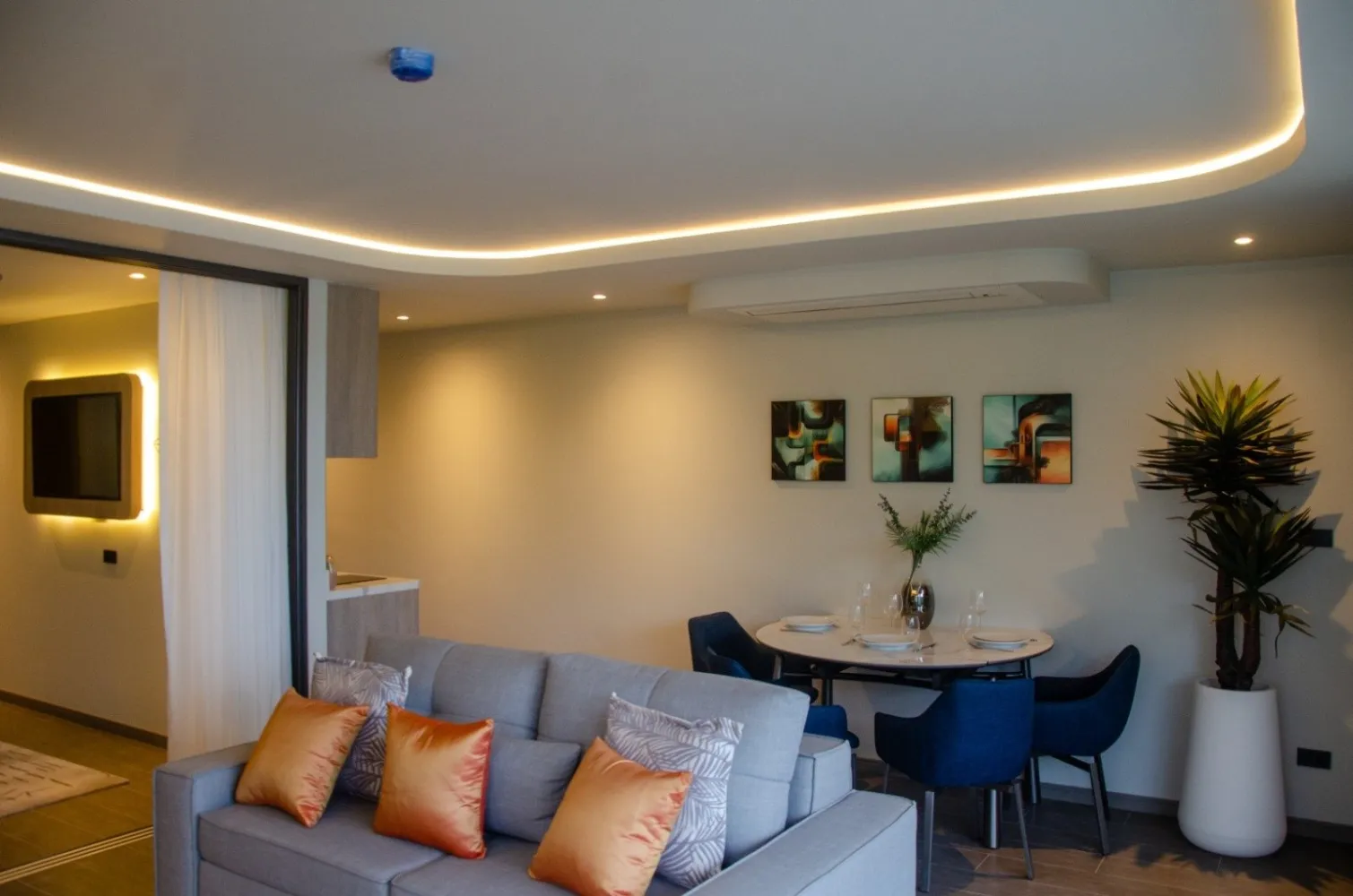 Property image - full photo 5