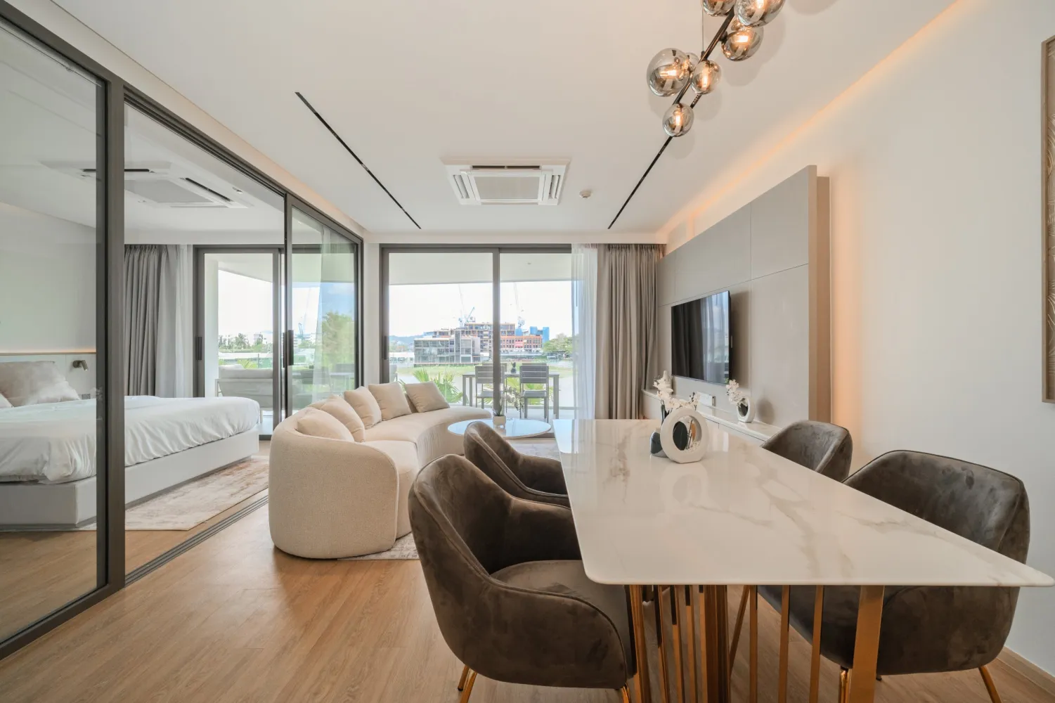 Property image - full photo 4
