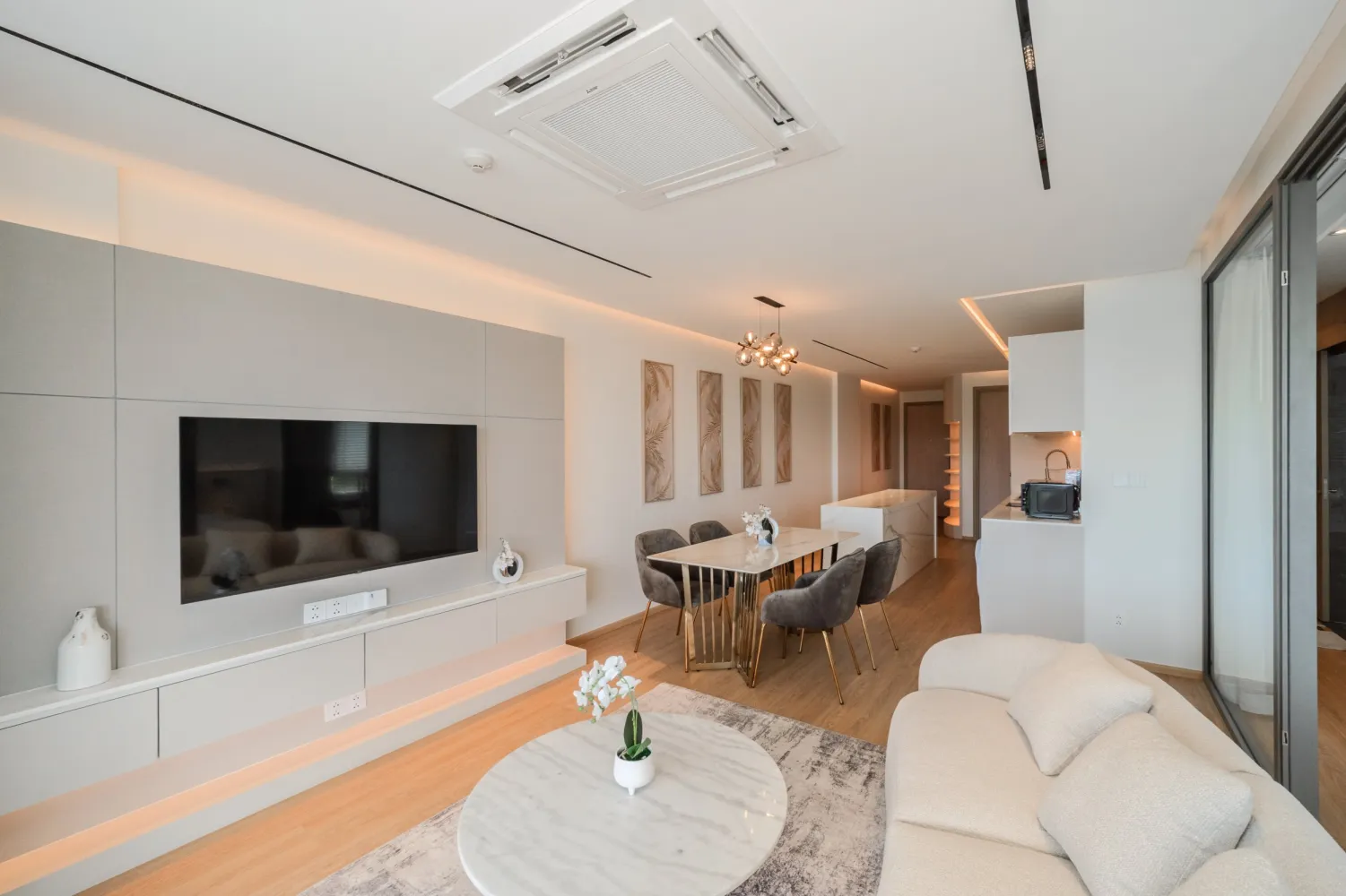 Property image - full photo 5