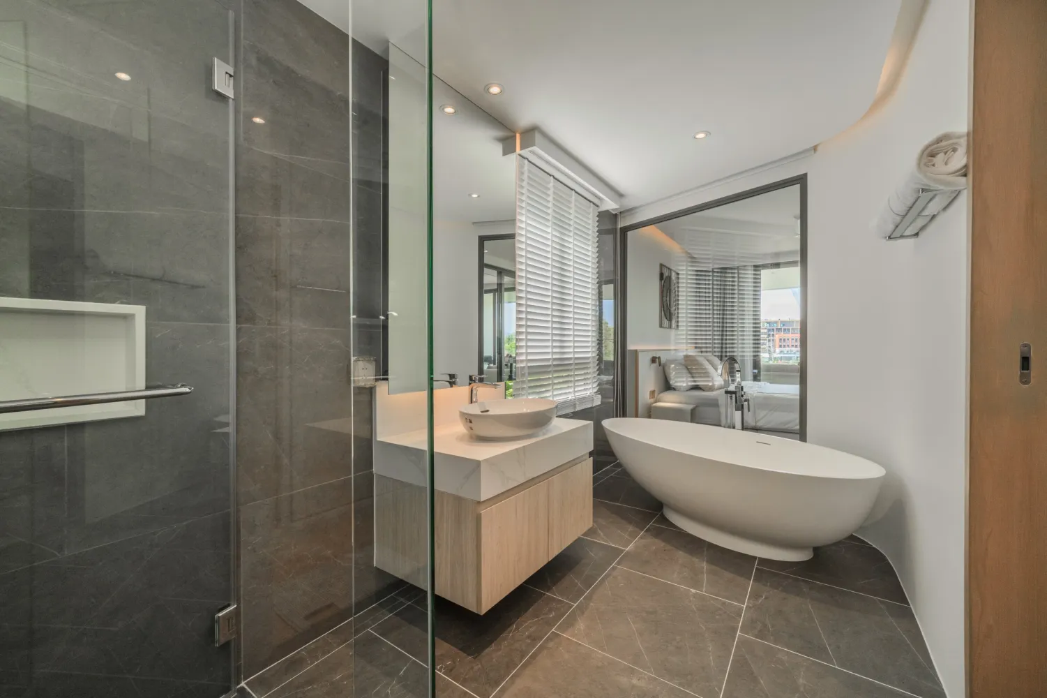 Property image - full photo 34