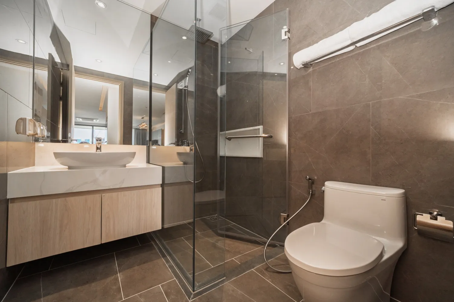 Property image - full photo 37