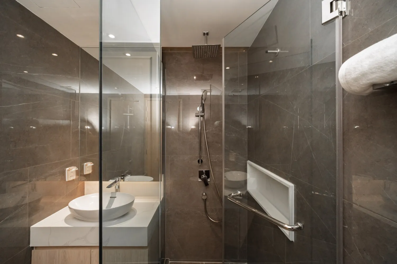 Property image - full photo 38