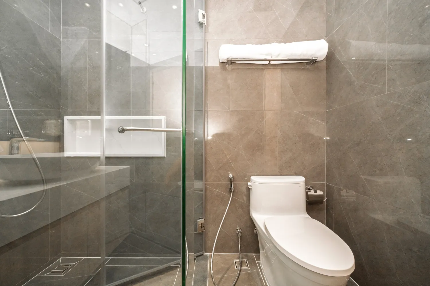 Property image - full photo 39