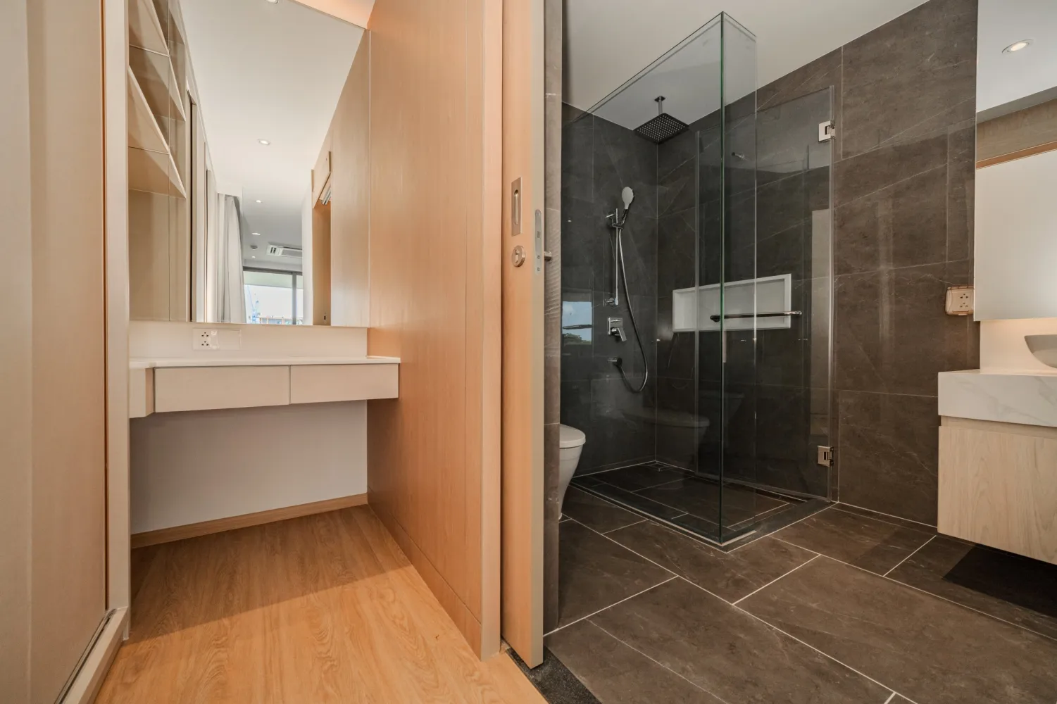 Property image - full photo 31