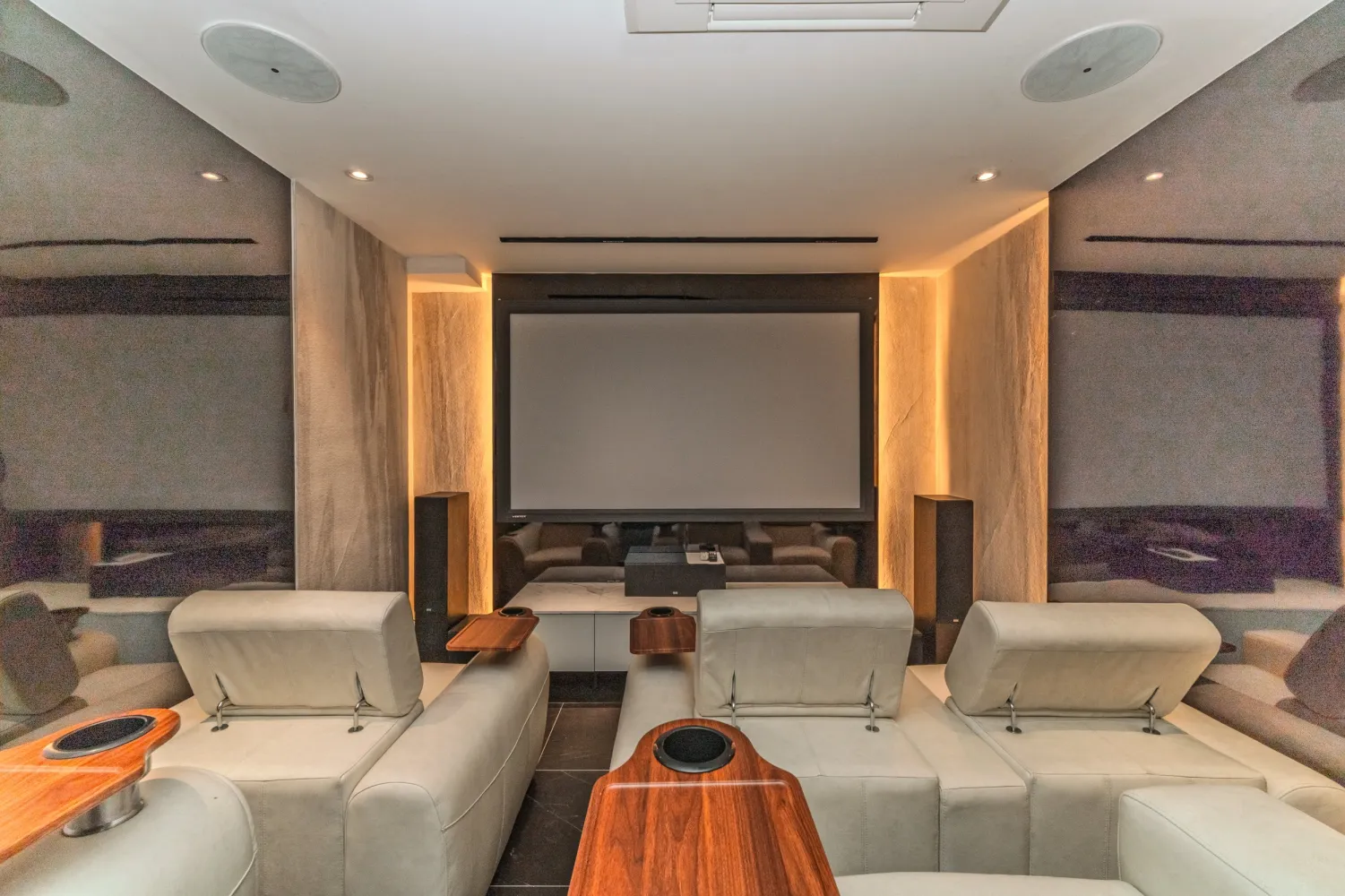 Property image - full photo 52