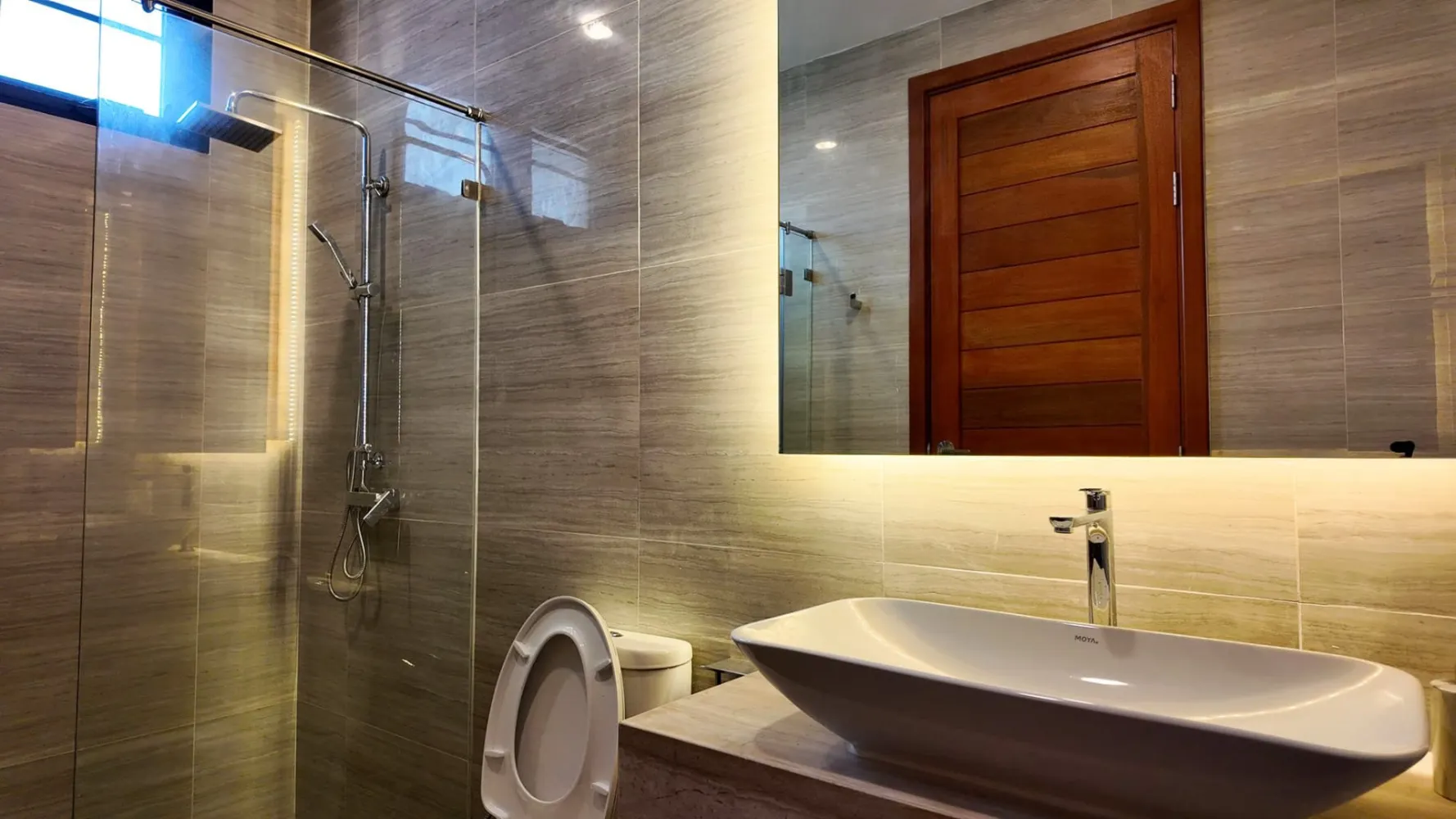 Property image - full photo 12