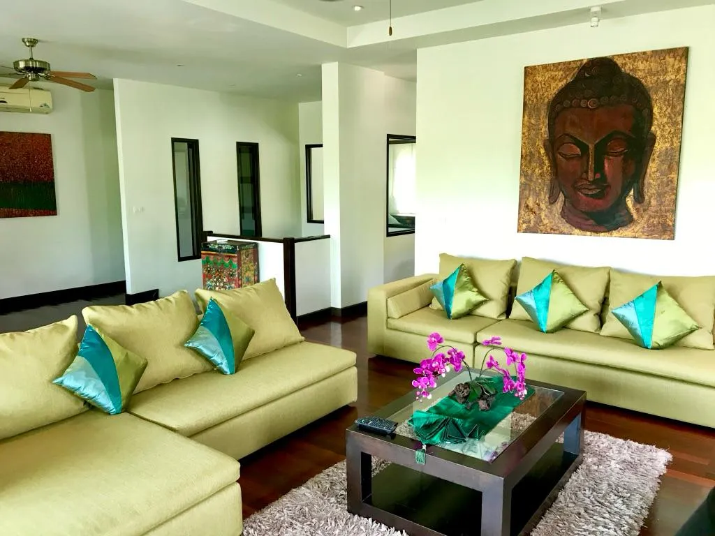 Property image - full photo 2