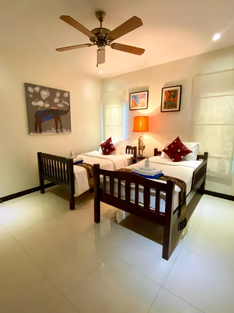 Property image - full photo 12