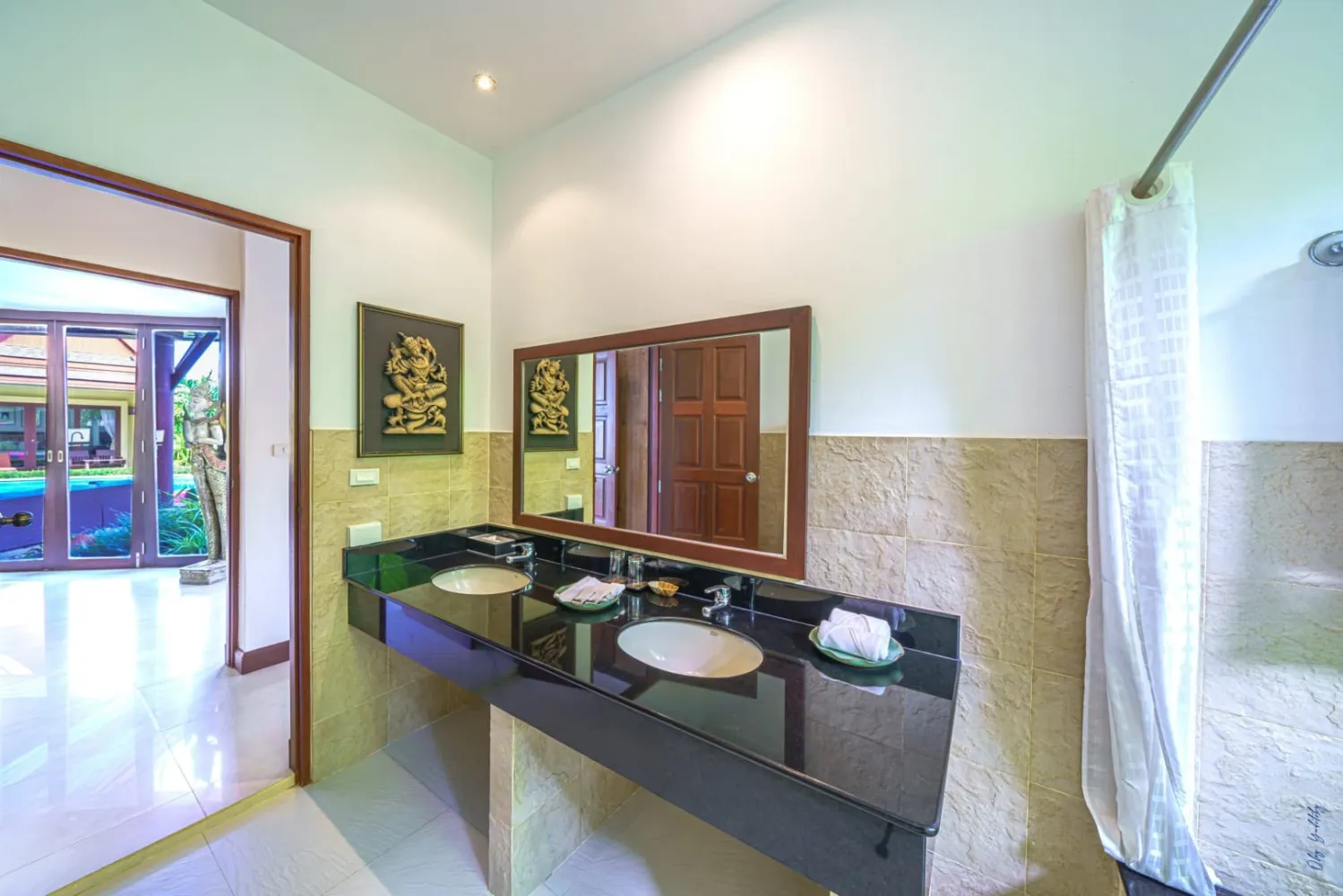 Property image - full photo 36