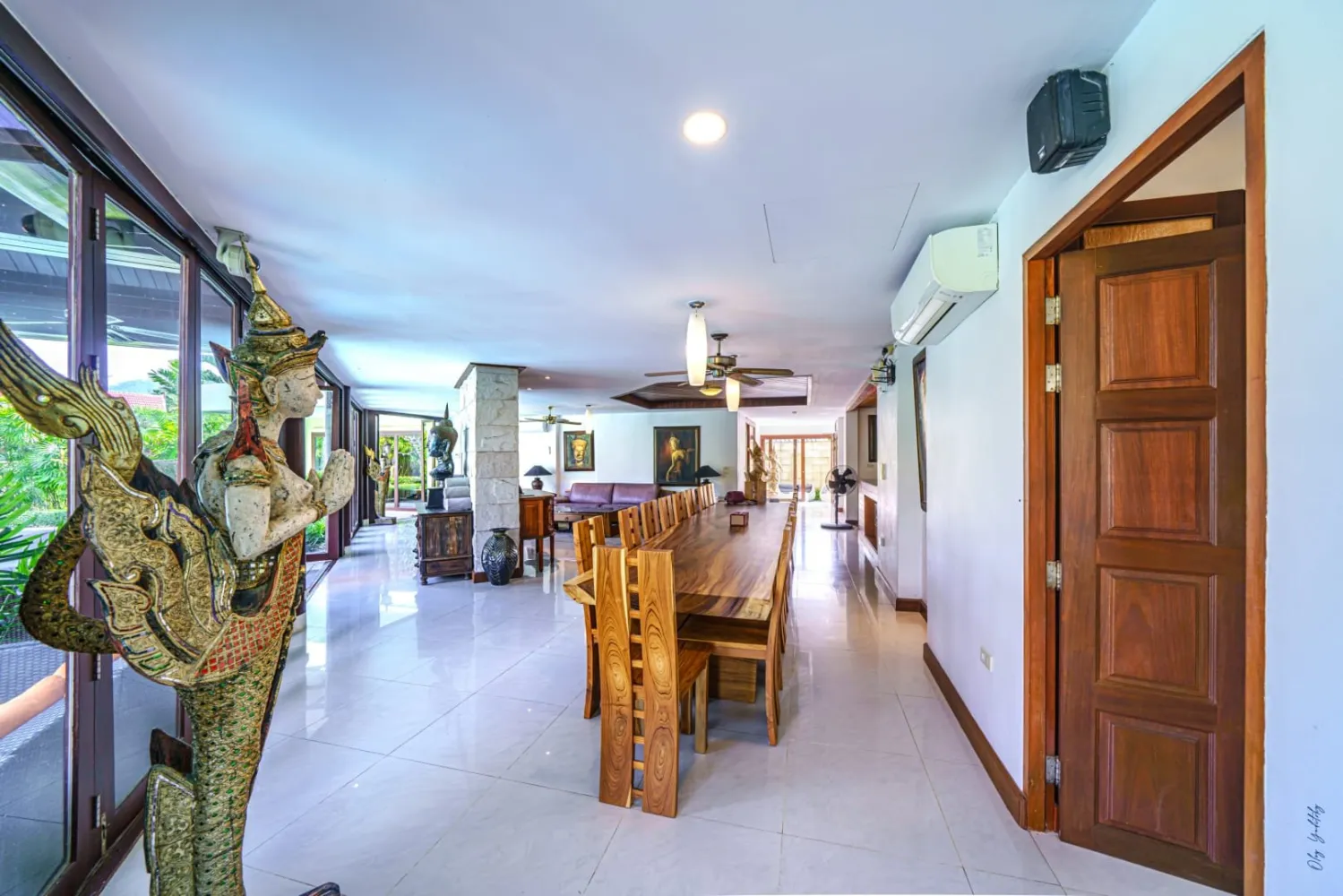 Property image - full photo 11