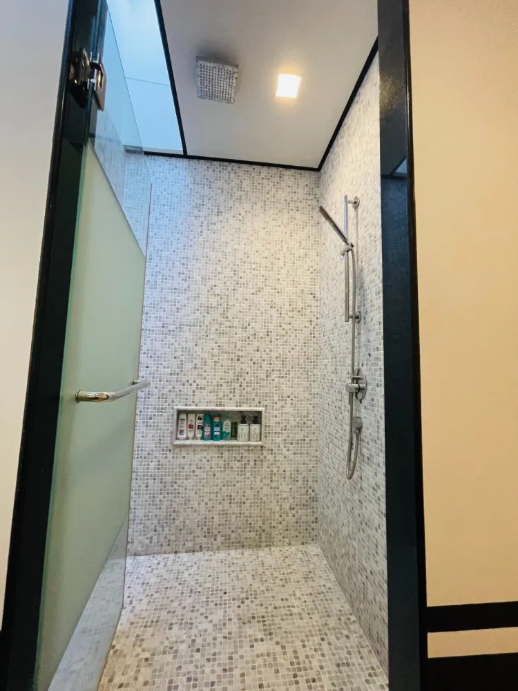 Property image - full photo 18
