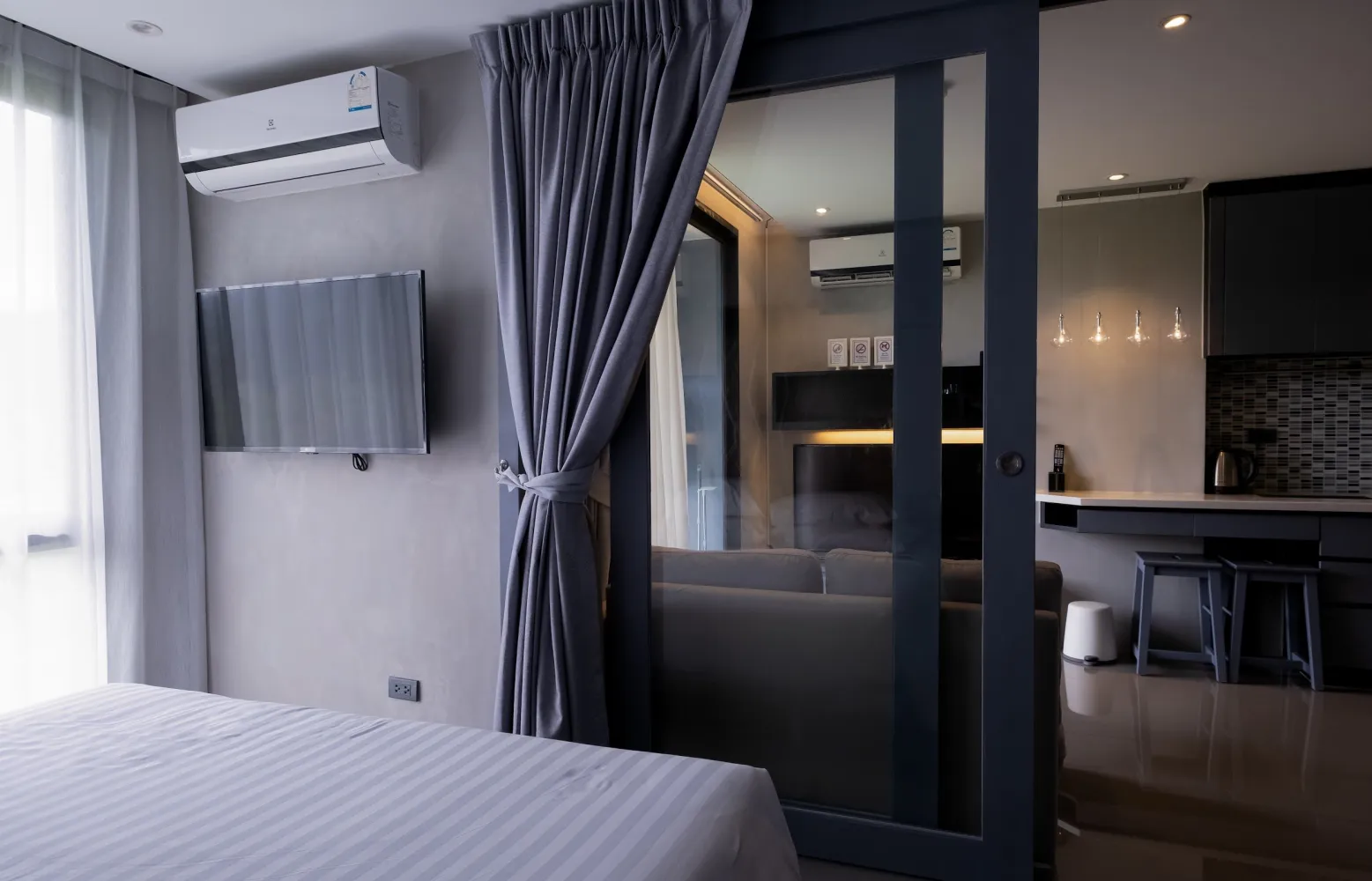 Property image - full photo 6