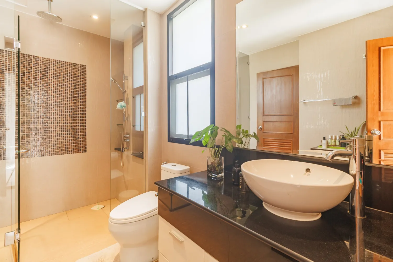 Property image - full photo 31