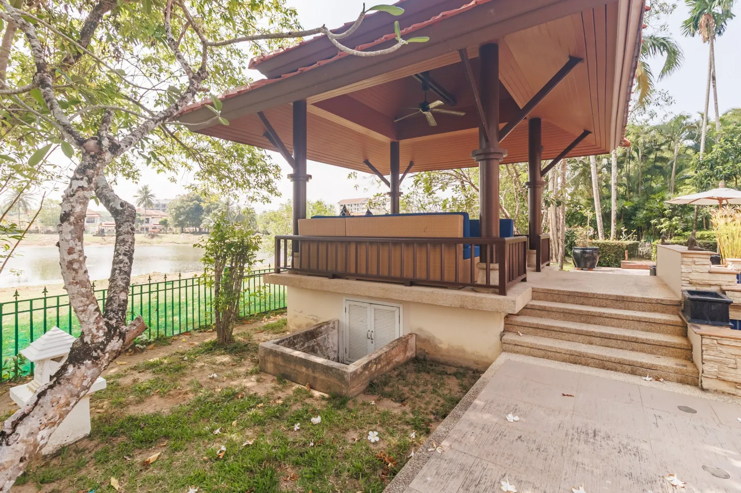 Property image - full photo 55