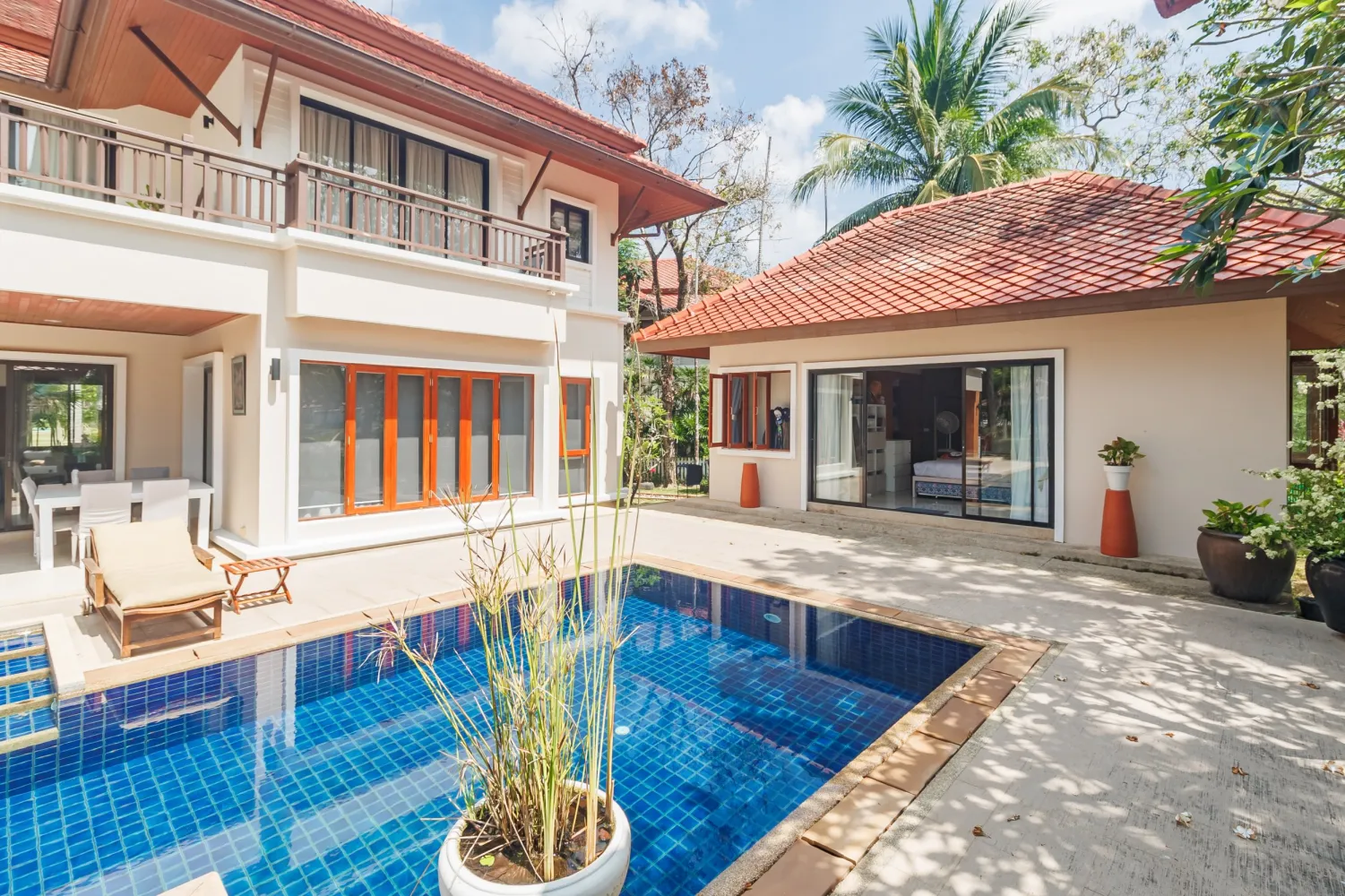 Property image - full photo 2