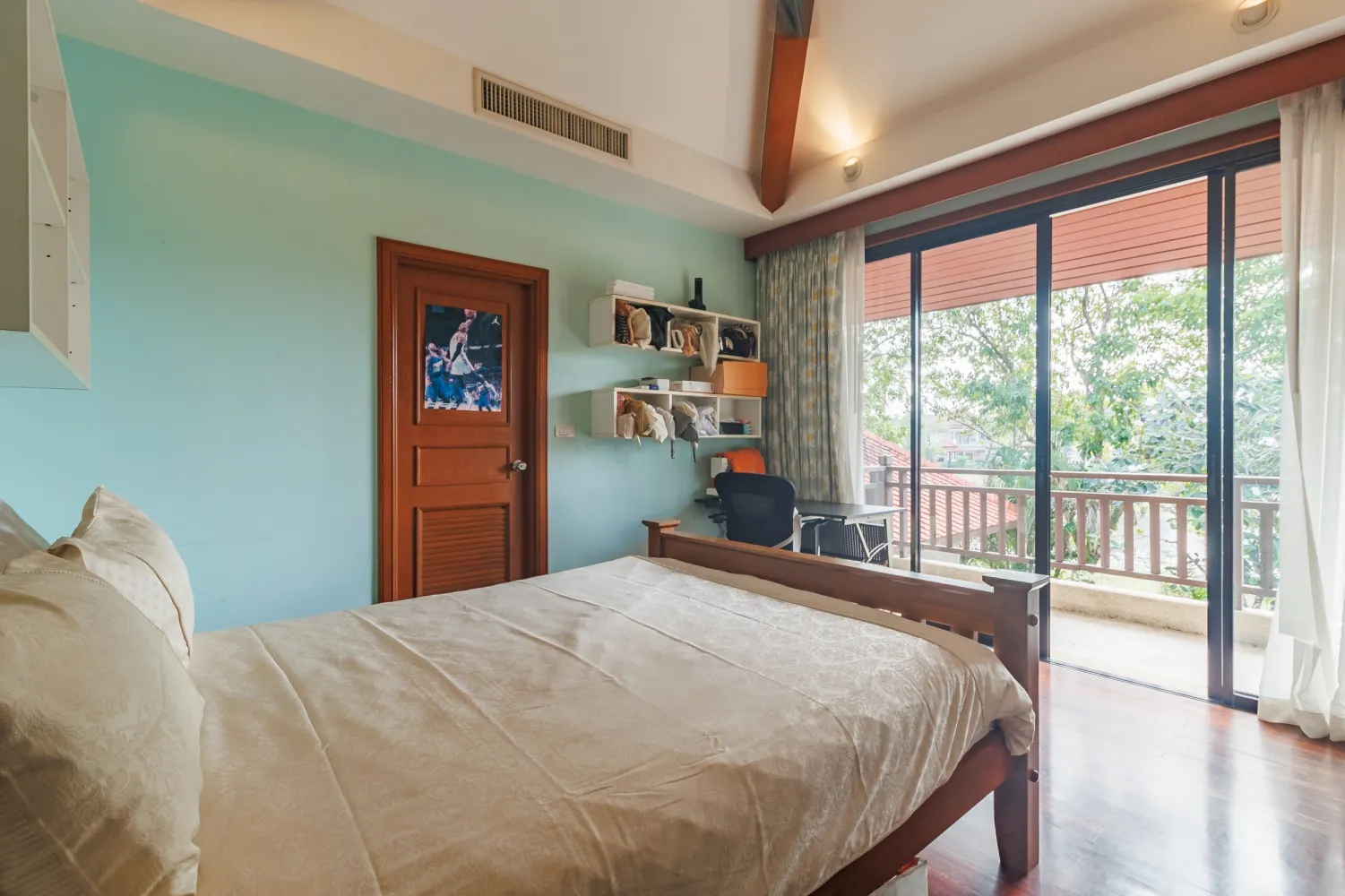 Property image - full photo 42