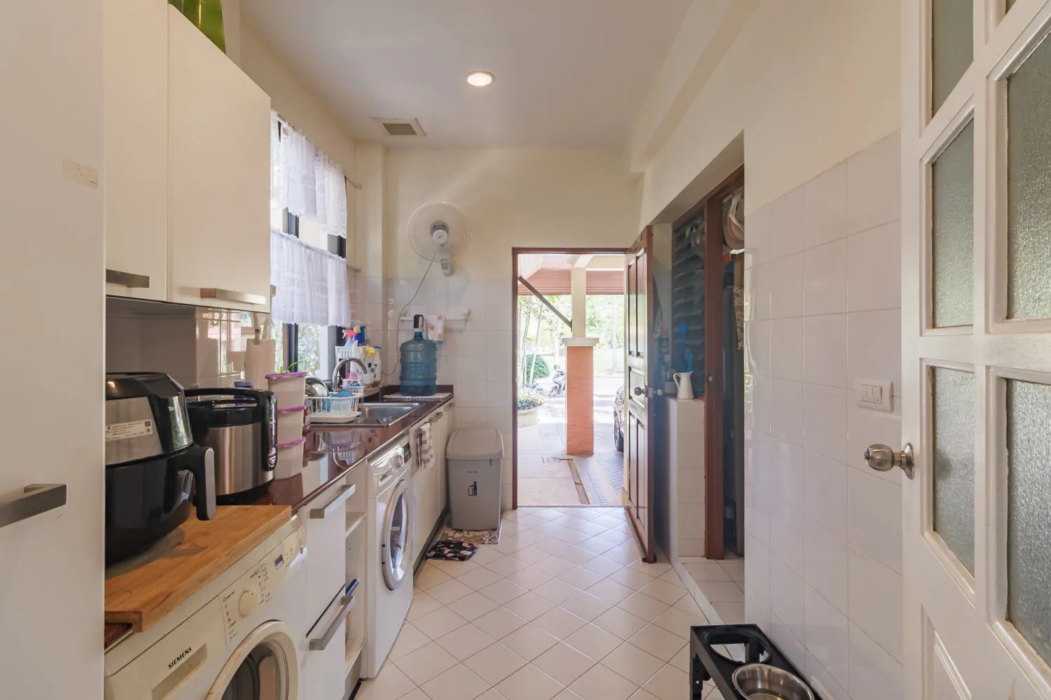 Property image - full photo 12