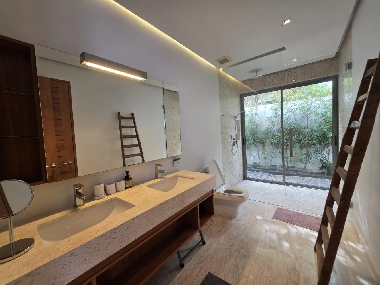 Property image - full photo 16