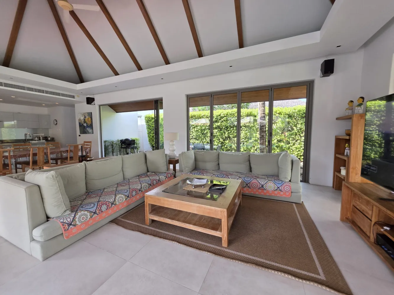 Property image - full photo 4
