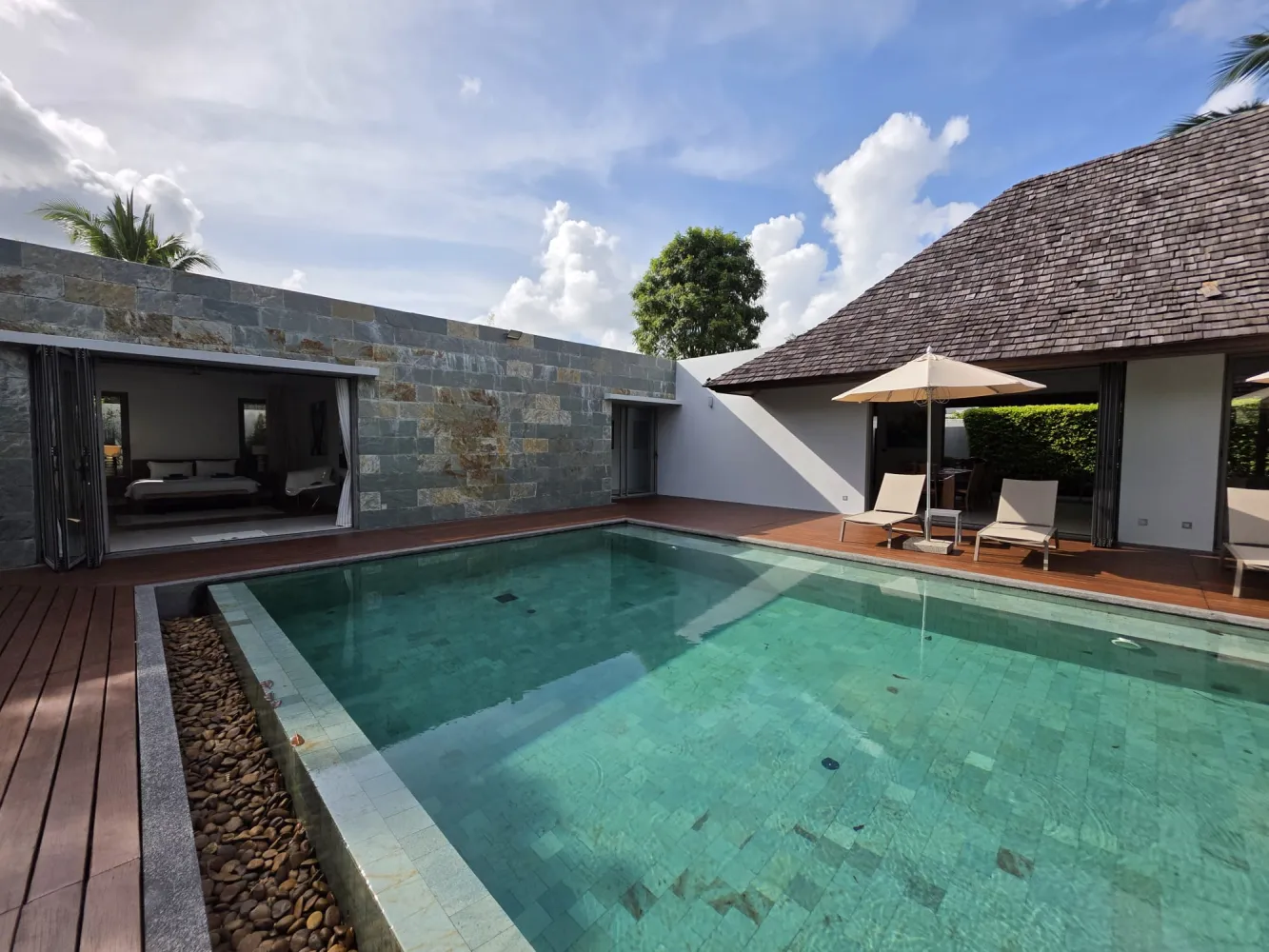 Property image - full photo 2