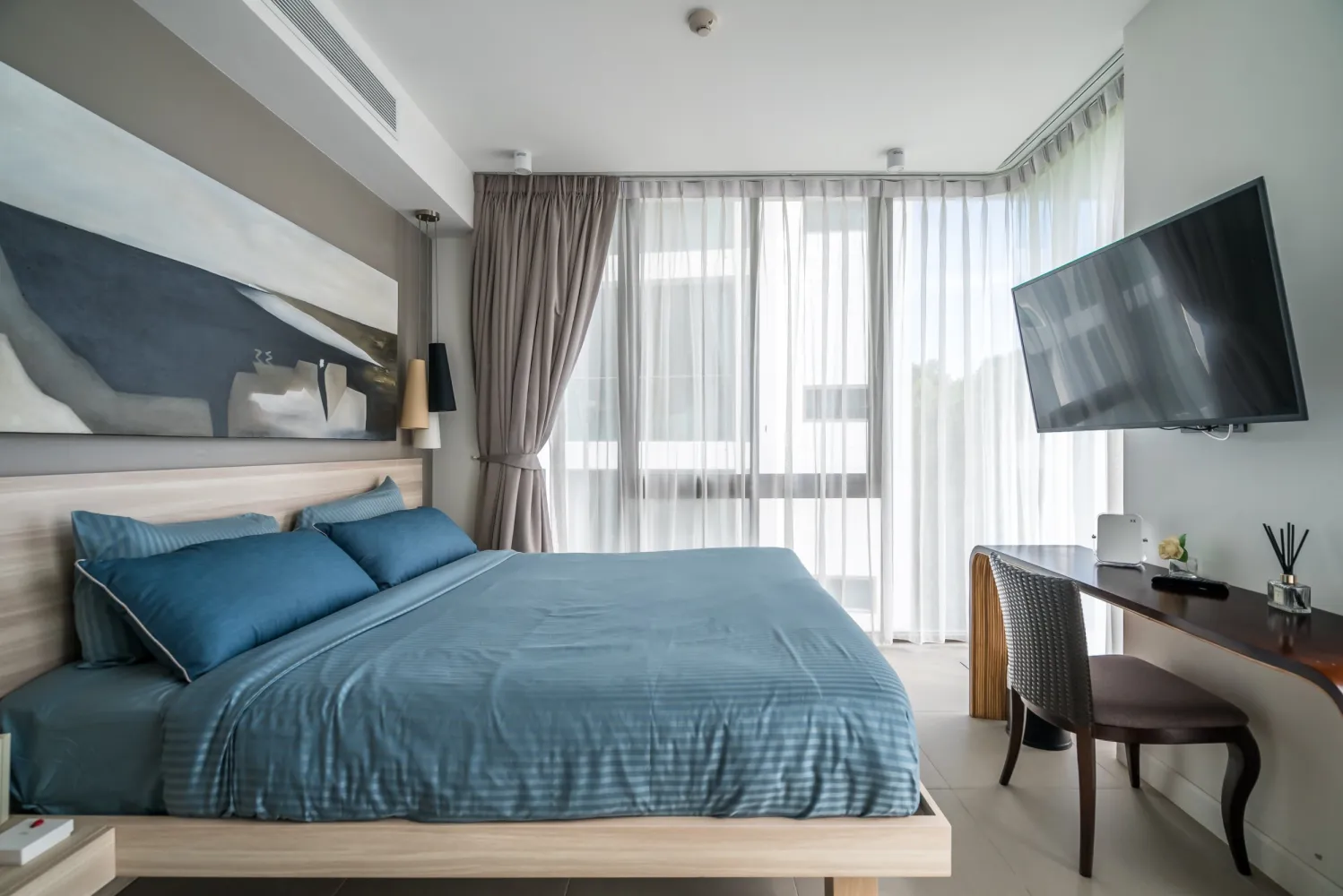 Property image - full photo 2