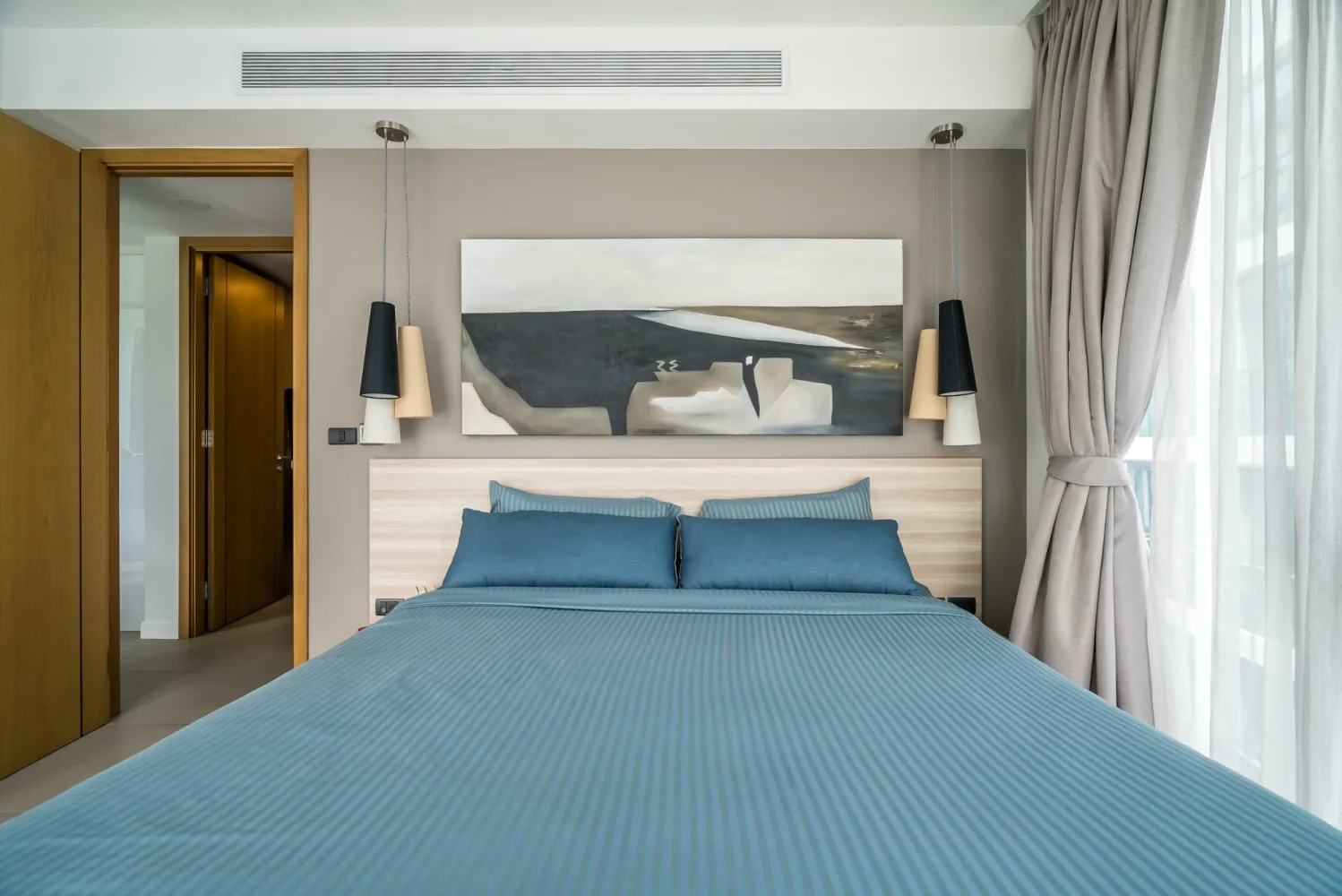 Property image - full photo 3