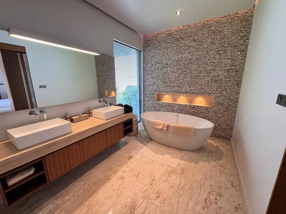 Property image - full photo 32
