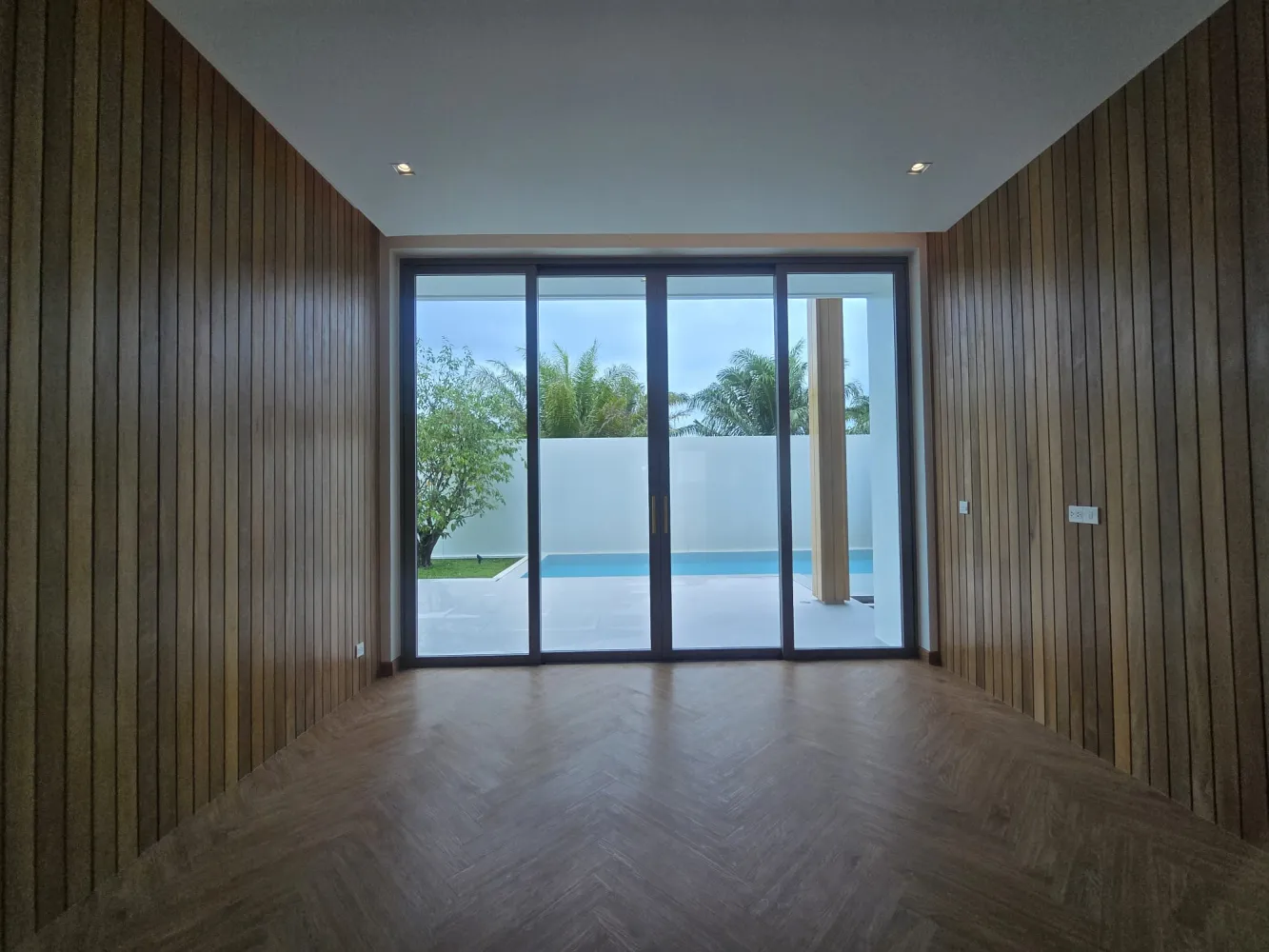 Property image - full photo 22