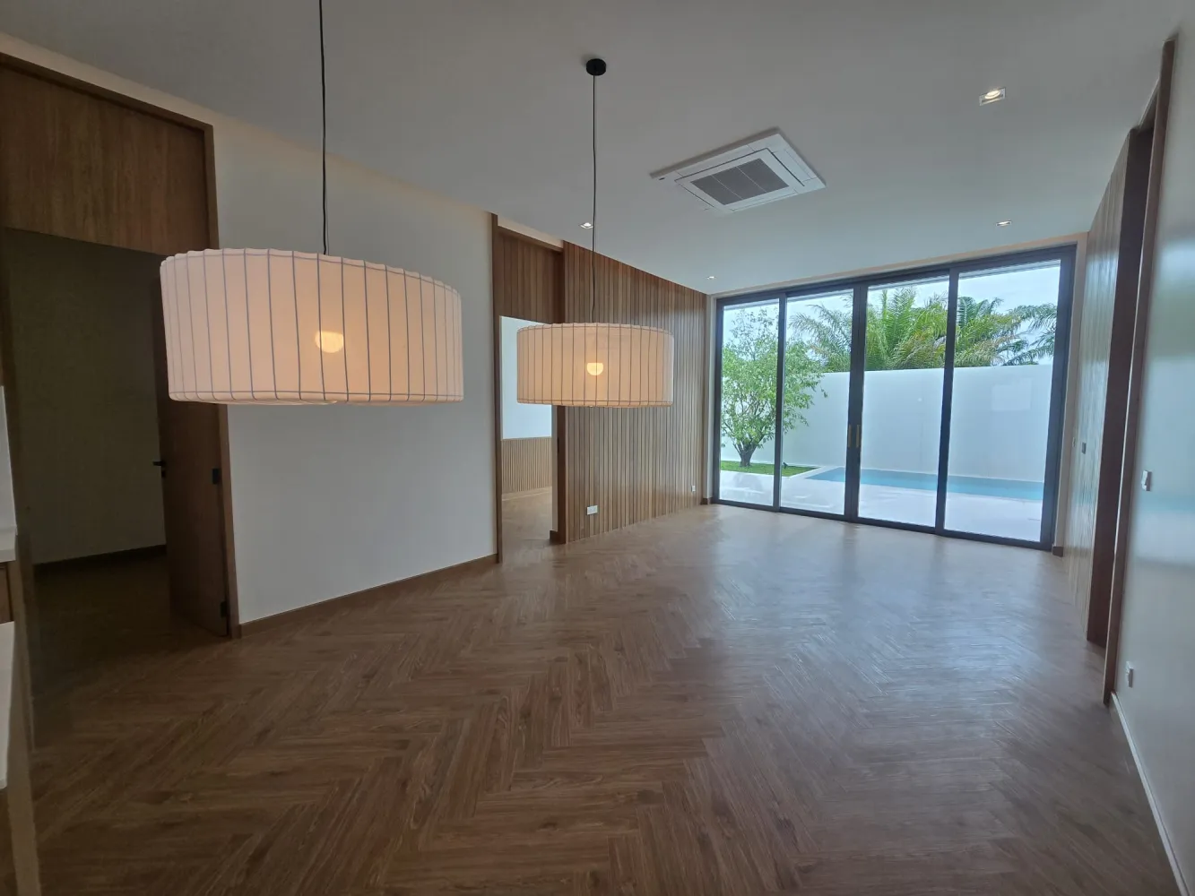 Property image - full photo 3