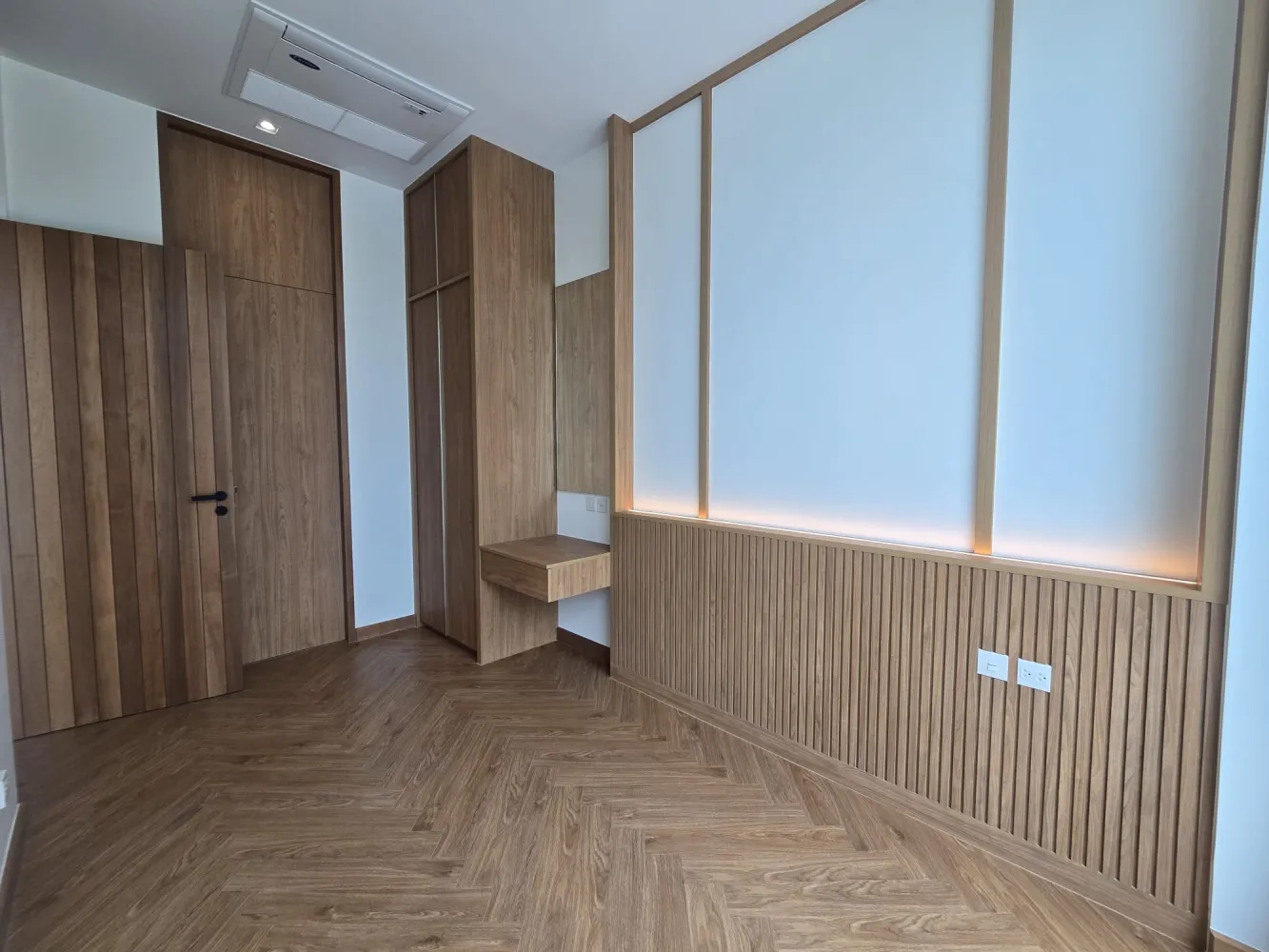 Property image - full photo 18