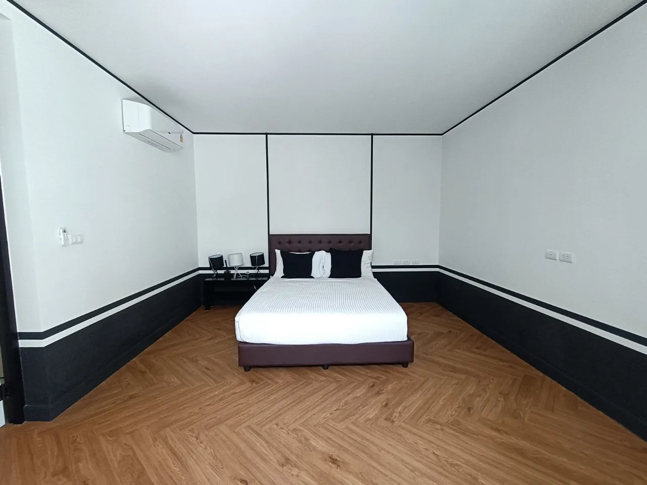 Property image - full photo 25