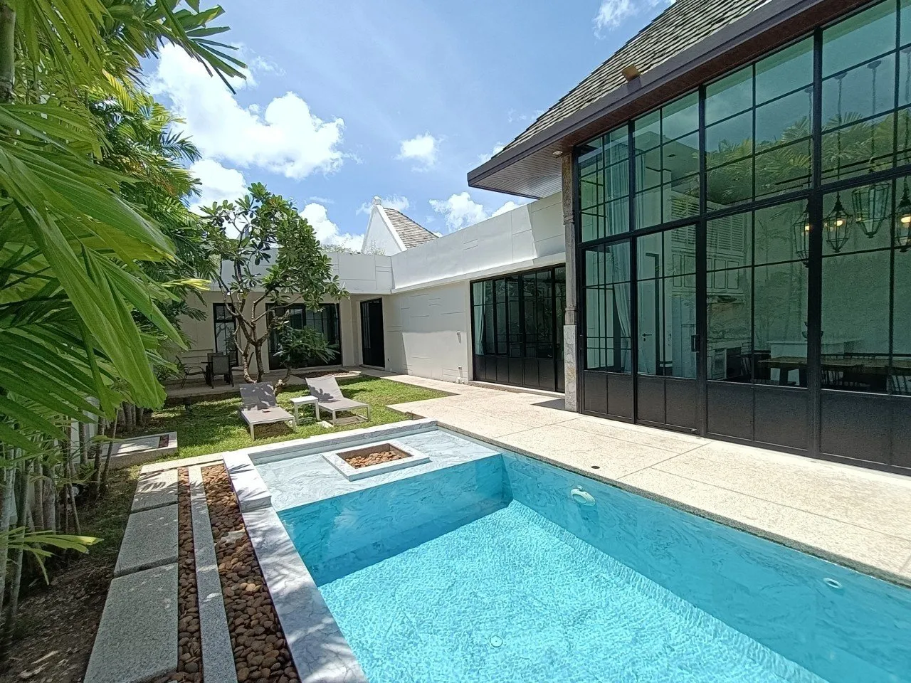 Property image - full photo 36