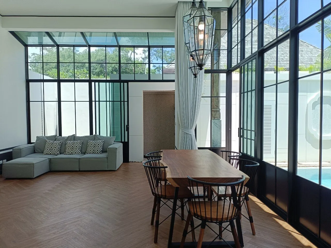 Property image - full photo 10