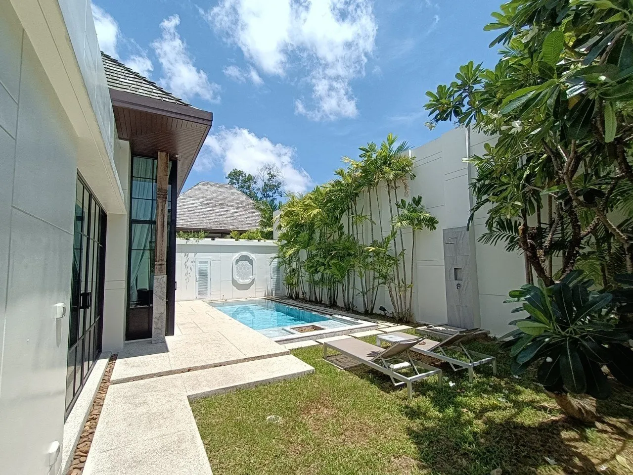Property image - full photo 37
