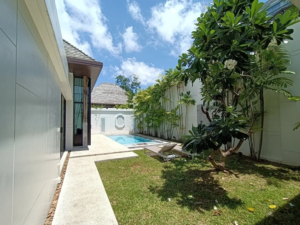 Property image - full photo 38