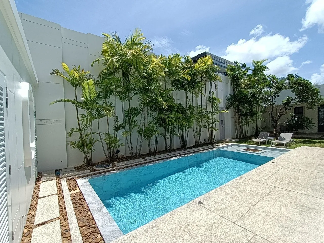 Property image - full photo 11